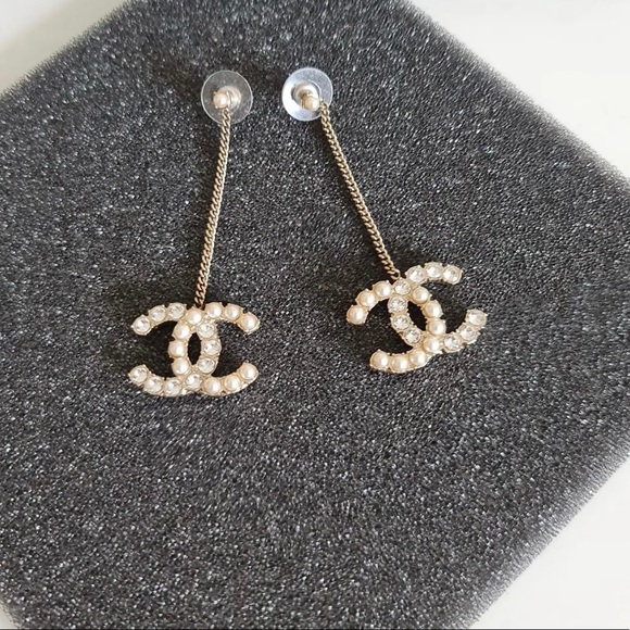 🌈SOLD🌈 Authentic Chanel Earrings - Picture 3 of 4
